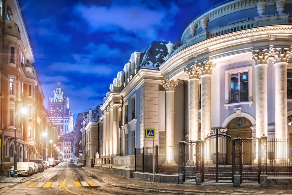 Культурно-исторический экскурсионный квест “Старый Арбат: Территория вызовов”